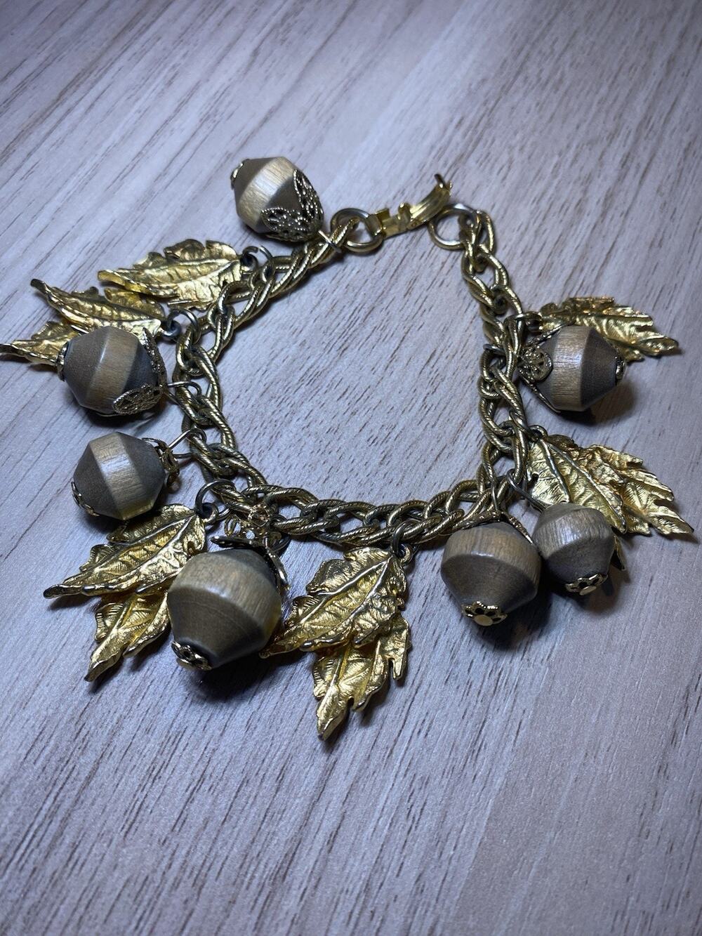 Vintage Charm Bracelet Acorn Gold Tone Leaf Wood Nut 6.5”